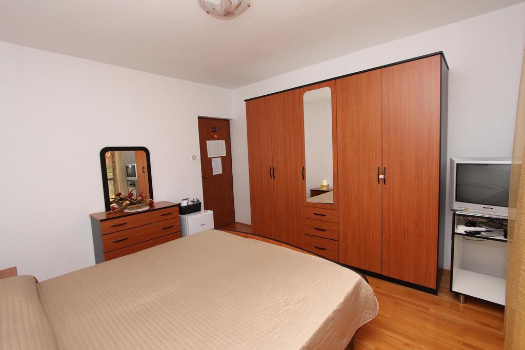 Rooms And Apartment Sanja Rovinj Exterior photo